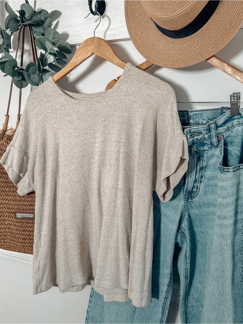Lou & Grey Heathered Light Beige Short Sleeve Tee